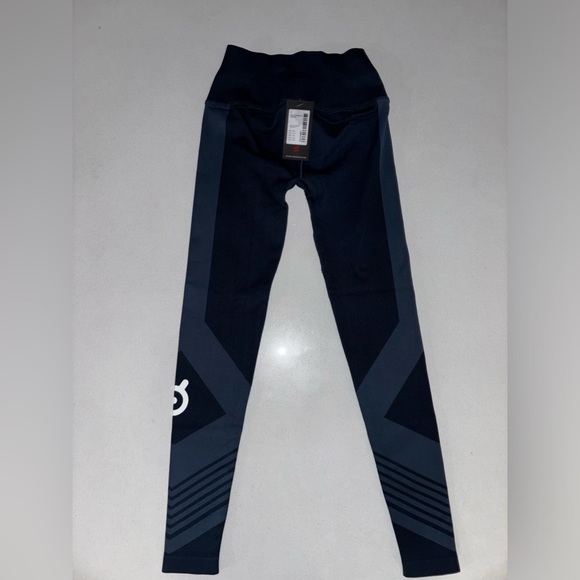 Peloton HO121 Seamless Legging - Picture 7 of 7